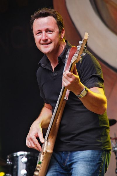 Bassgitarrist . Startijenn (Frankreich) . Rudolstadt Festival . 2016 (Foto: Andreas Kuhrt)