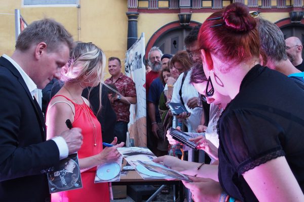 Signierstunde . Harald Haugaard & Helene Blum (Dänemark) . Rudolstadt Festival . 2016 (Foto: Andreas Kuhrt)