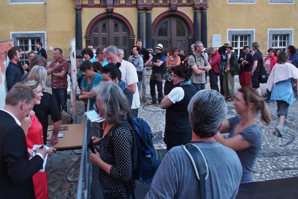 Signierstunde . Harald Haugaard & Helene Blum (Dänemark) . Rudolstadt Festival . 2016 (Foto: Andreas Kuhrt)