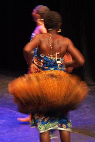 Hélène Mameke, Säng-/Tänzerin der Aka-Pygmäen . Ndima (Kongo) . Rudolstadt Festival . 2016 (Foto: Andreas Kuhrt)