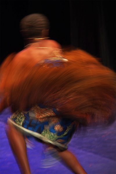 Hélène Mameke, Säng-/Tänzerin der Aka-Pygmäen . Ndima (Kongo) . Rudolstadt Festival . 2016 (Foto: Andreas Kuhrt)