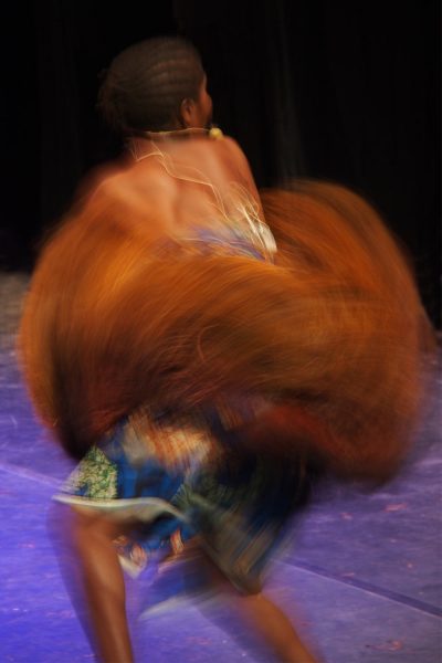 Hélène Mameke, Säng-/Tänzerin der Aka-Pygmäen . Ndima (Kongo) . Rudolstadt Festival . 2016 (Foto: Andreas Kuhrt)