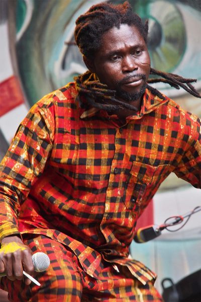 Abaadongo Adontanga (Dorgo, Tanz, Gesang) . King Ayisoba (Ghana) . Rudolstadt Festival . 2016 (Foto: Andreas Kuhrt)