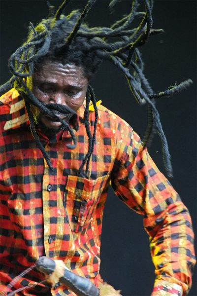 Abaadongo Adontanga (Dorgo, Tanz, Gesang) . King Ayisoba (Ghana) . Rudolstadt Festival . 2016 (Foto: Andreas Kuhrt)