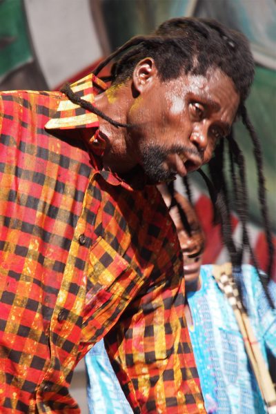 Abaadongo Adontanga (Dorgo, Tanz, Gesang) . King Ayisoba (Ghana) . Rudolstadt Festival . 2016 (Foto: Andreas Kuhrt)