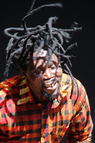 Abaadongo Adontanga (Dorgo, Tanz, Gesang) . King Ayisoba (Ghana) . Rudolstadt Festival . 2016 (Foto: Andreas Kuhrt)