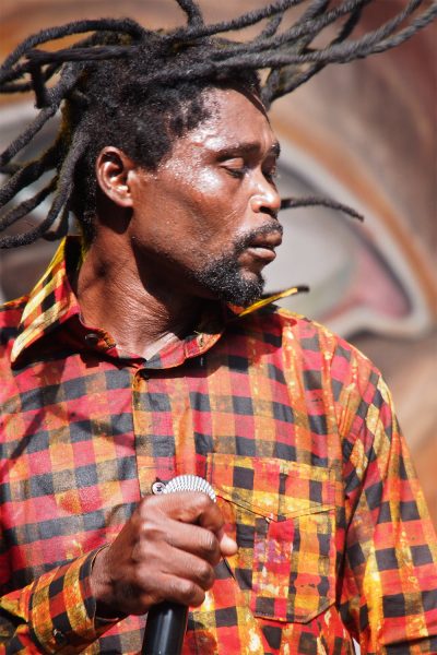 Abaadongo Adontanga (Dorgo, Tanz, Gesang) . King Ayisoba (Ghana) . Rudolstadt Festival . 2016 (Foto: Andreas Kuhrt)