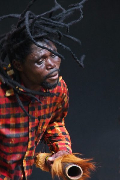 Abaadongo Adontanga (Dorgo, Tanz, Gesang) . King Ayisoba (Ghana) . Rudolstadt Festival . 2016 (Foto: Andreas Kuhrt)