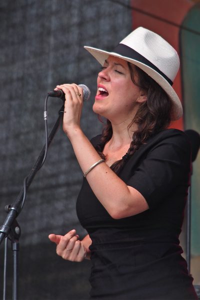 Alejandra Ribera (Kanada) . Rudolstadt Festival . 2016 (Foto: Andreas Kuhrt)