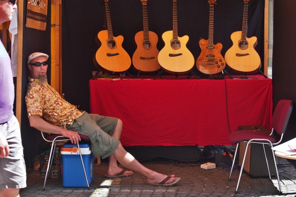 Akut Guitars (Andreas Kurdinat, Weimar) . Handwerkergasse . Rudolstadt Festival . 2016 (Foto: Andreas Kuhrt)