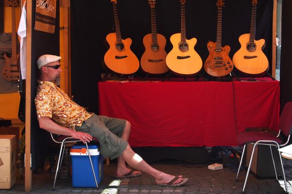 Akut Guitars (Andreas Kurdinat, Weimar) . Handwerkergasse . Rudolstadt Festival . 2016 (Foto: Andreas Kuhrt)