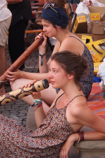 Didg-Girls . Handwerkergasse . Rudolstadt Festival . 2016 (Foto: Andreas Kuhrt)