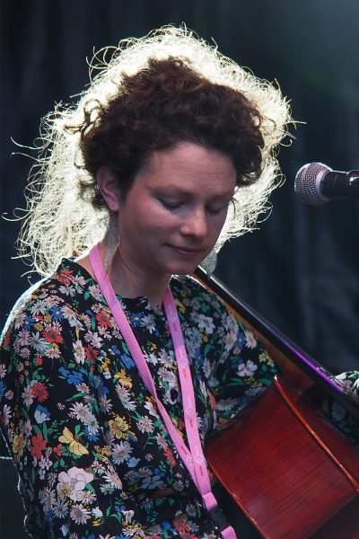 Beth Porter . Emily Portman & The Coracle Band (England) . Rudolstadt Festival . 2016 (Foto: Andreas Kuhrt)