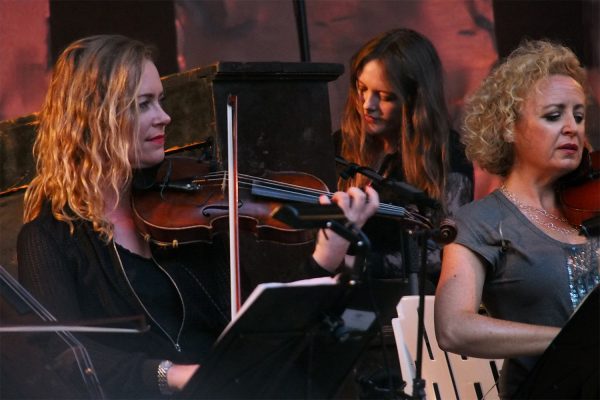 Katie O'Connor, Ruth Omahony Brady & Una O'Kane . Glen Hansard & Band (Irland) . Rudolstadt Festival . 2016 (Foto: Andreas Kuhrt)