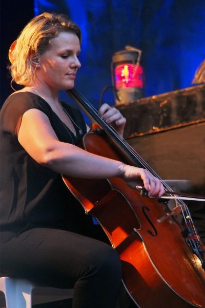 Paula Hughes . Glen Hansard & Band (Irland) . Rudolstadt Festival . 2016 (Foto: Andreas Kuhrt)