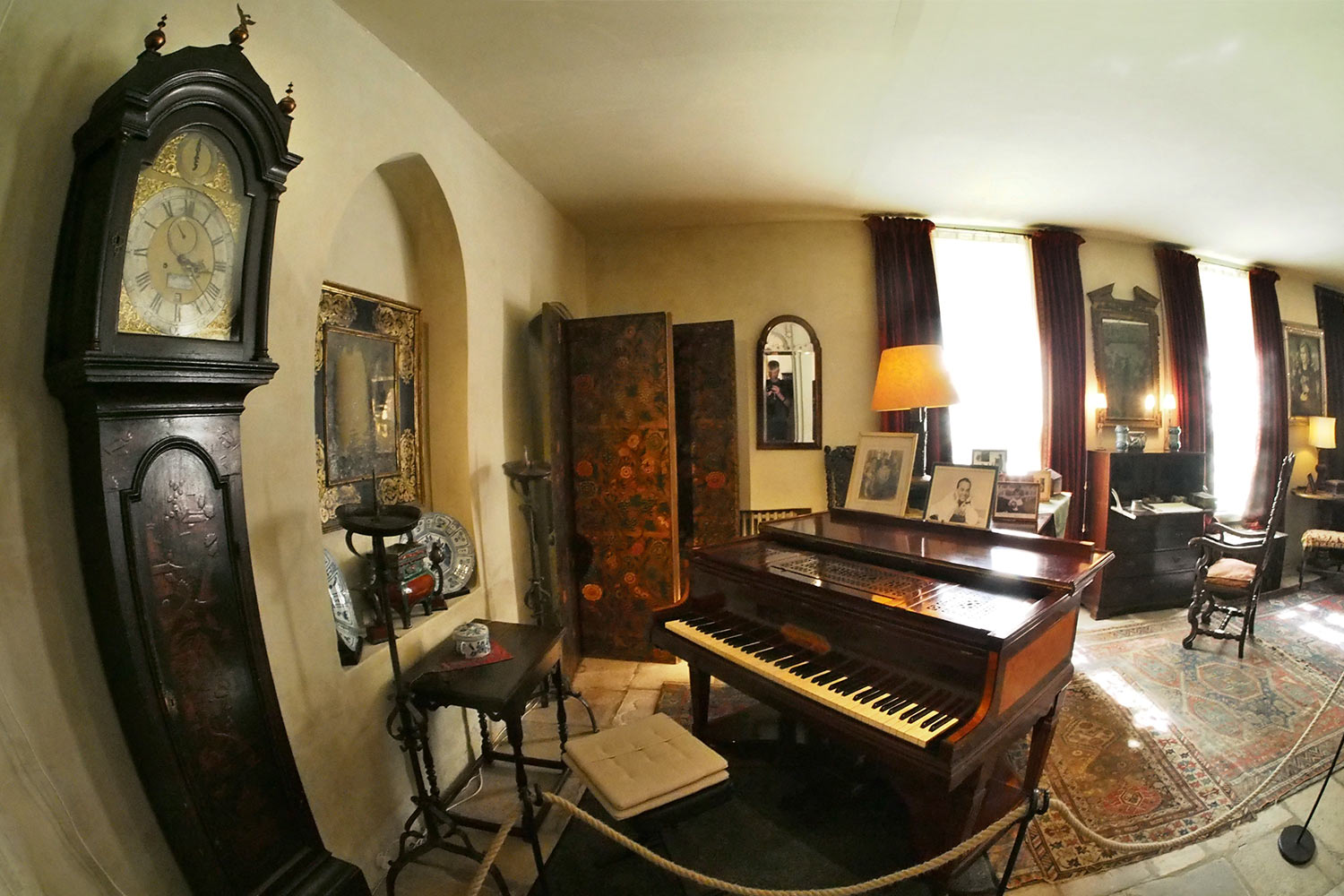 P0053892-2016-08-10-suedengland-nymans-house-innen-salon Gesellschaftsraum . Nymans House . bei Handcross . England (Foto: Andreas Kuhrt 2016)