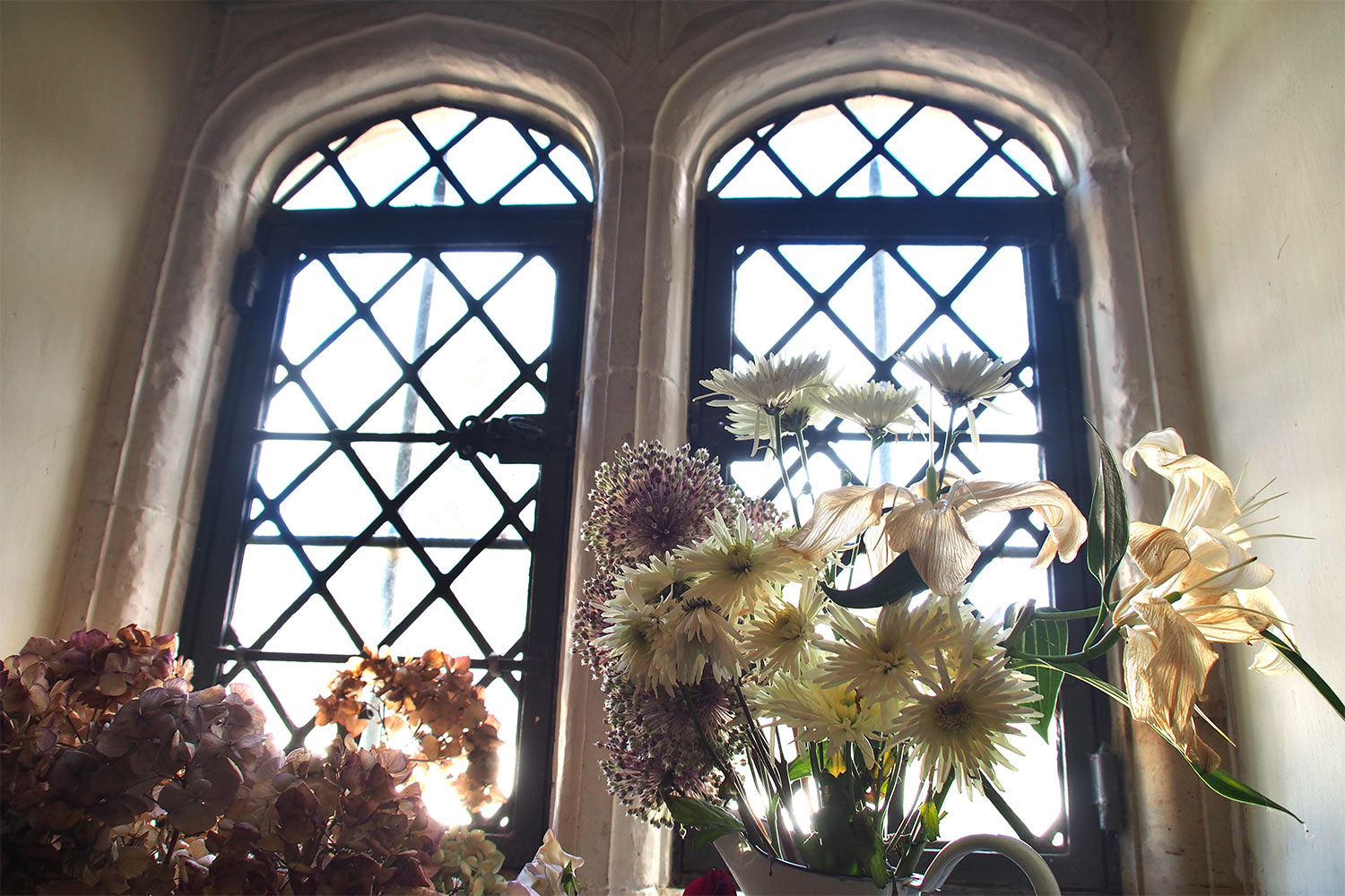P0053918-2016-08-10-suedengland-nymans-house-innen-blumen-fenster Blumenfenster in der Spüle . Nymans House . bei Handcross . England (Foto: Andreas Kuhrt 2016)