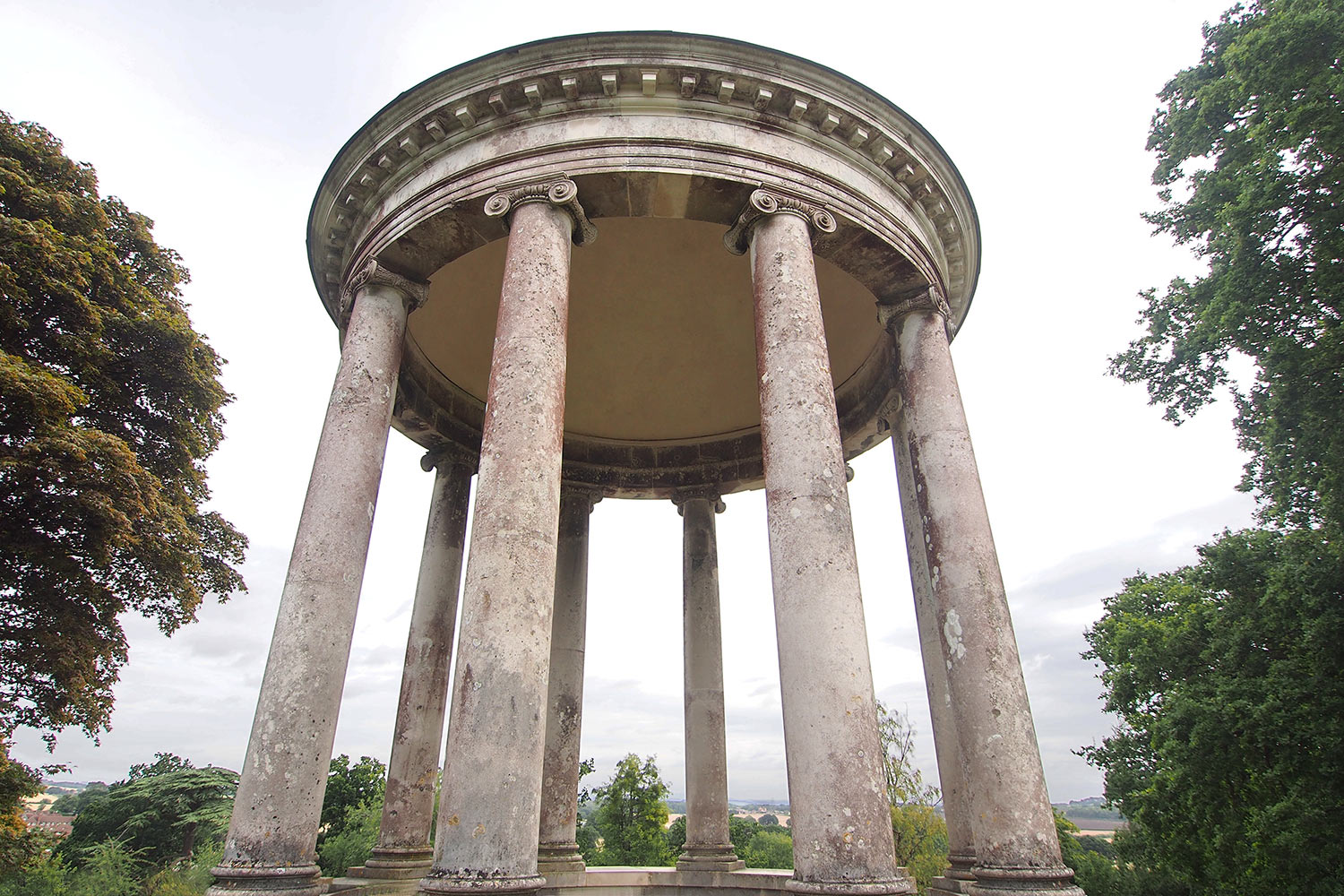 P0054061-2016-08-11-suedengland-petworth-house-park-rotunde Rotunde . Petworth House & Park . Sussex . Südengland (Foto: Andreas Kuhrt)