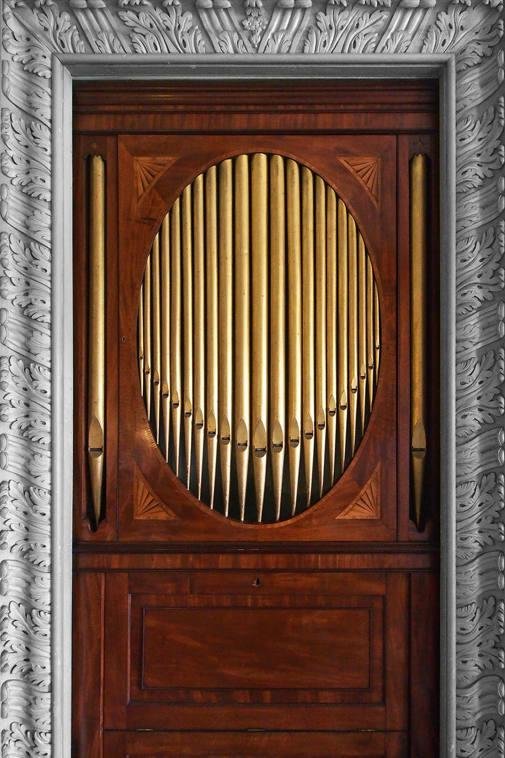 P0054157-2016-08-11-suedengland-petworth-house-marble-hall-orgel Wandorgel (von John England, 1786) in der Marble Hall . Petworth House . Sussex . Südengland (Foto: Andreas Kuhrt)