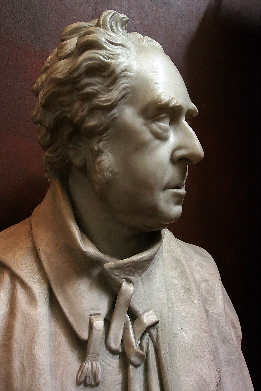 P0054232-2016-08-11-suedengland-petworth-house-north-gallery-john-edward-carew-bueste-lord-john-townshend Marmorbüste "Lord John Townshend" (1813 von John Edward Carew, 1813) . North Gallery . Petworth House . Sussex . Südengland (Foto: Andreas Kuhrt)