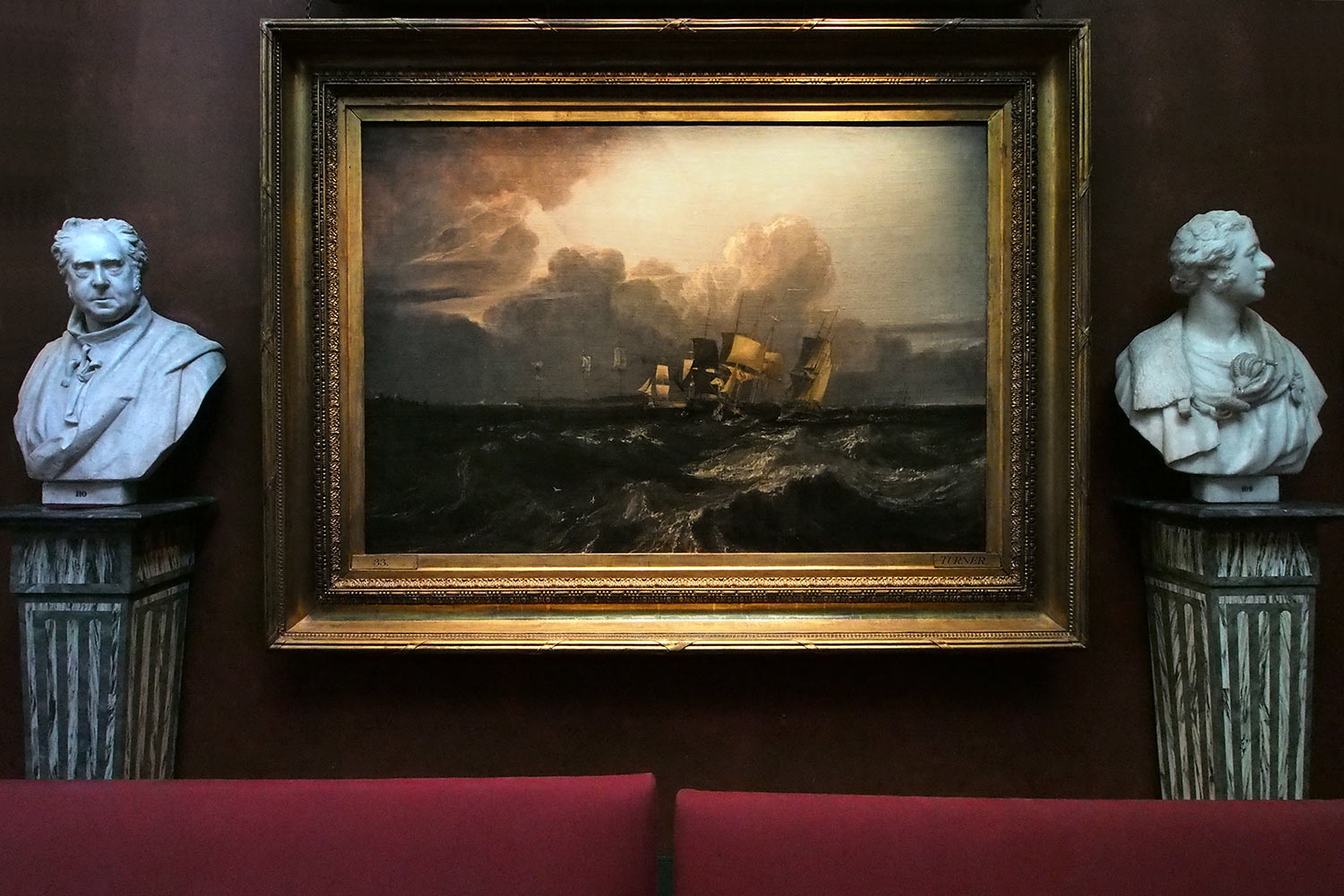 P0054253-2016-08-11-suedengland-petworth-house-north-gallery-william-turner-ships-bearing-up-for-anchorage "Ships bearing up for Anchorage" (The Egremont Seapiece, William Turner) . North Gallery . Petworth House . Sussex . Südengland (Foto: Andreas Kuhrt)
