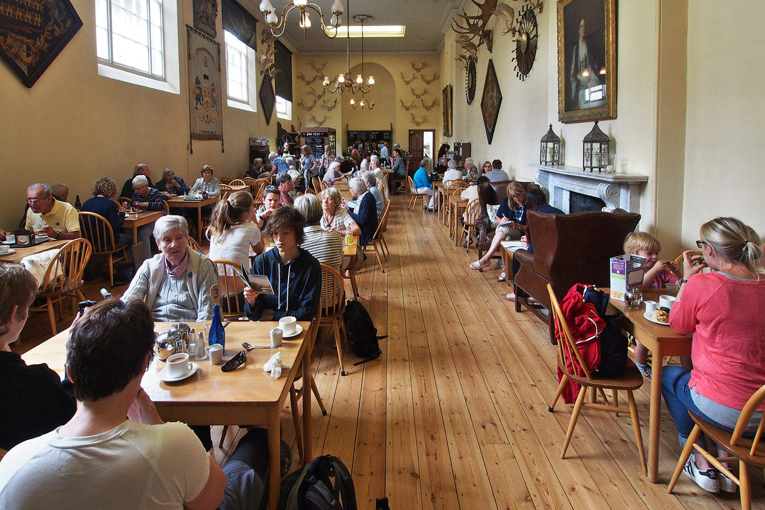 P0054283-2016-08-11-suedengland-petworth-house-tea-room Tearoom im Petworth House . Sussex . Südengland (Foto: Andreas Kuhrt)