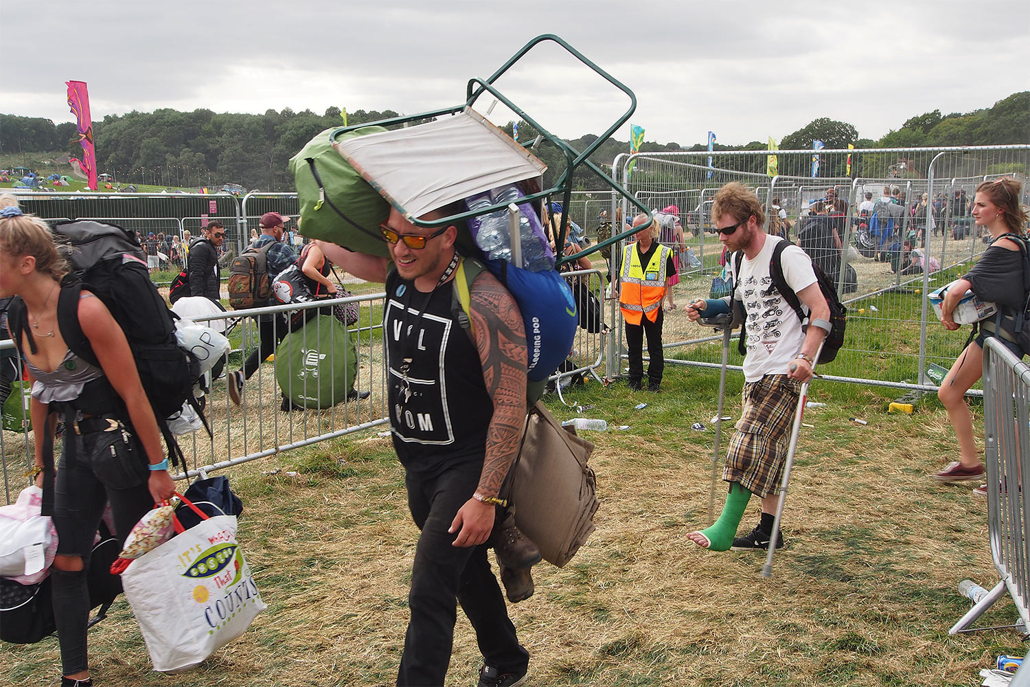 P0054372-2016-08-11-suedengland-boomtown-ankunft Ankunft in Boomtown . Matterley Estate bei Winchester . Sussex . Südengland (Foto: Andreas Kuhrt)