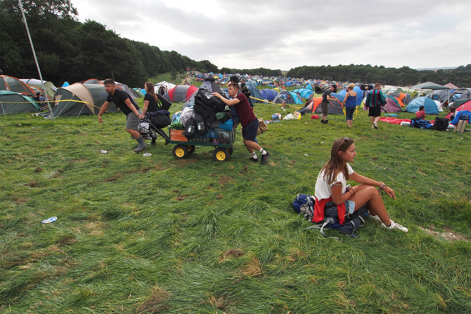 P0054376-2016-08-11-suedengland-boomtown-ankunft Ankunft in Boomtown . Matterley Estate bei Winchester . Sussex . Südengland (Foto: Andreas Kuhrt)
