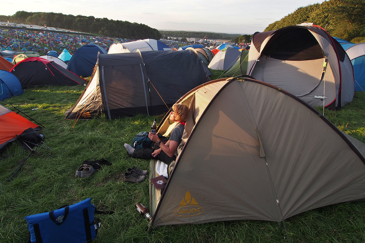 P0054389-2016-08-11-suedengland-boomtown-old-town-camping Oldtown Camping . Boomtown Fair . Matterley Estate bei Winchester . Sussex . Südengland (Foto: Andreas Kuhrt)