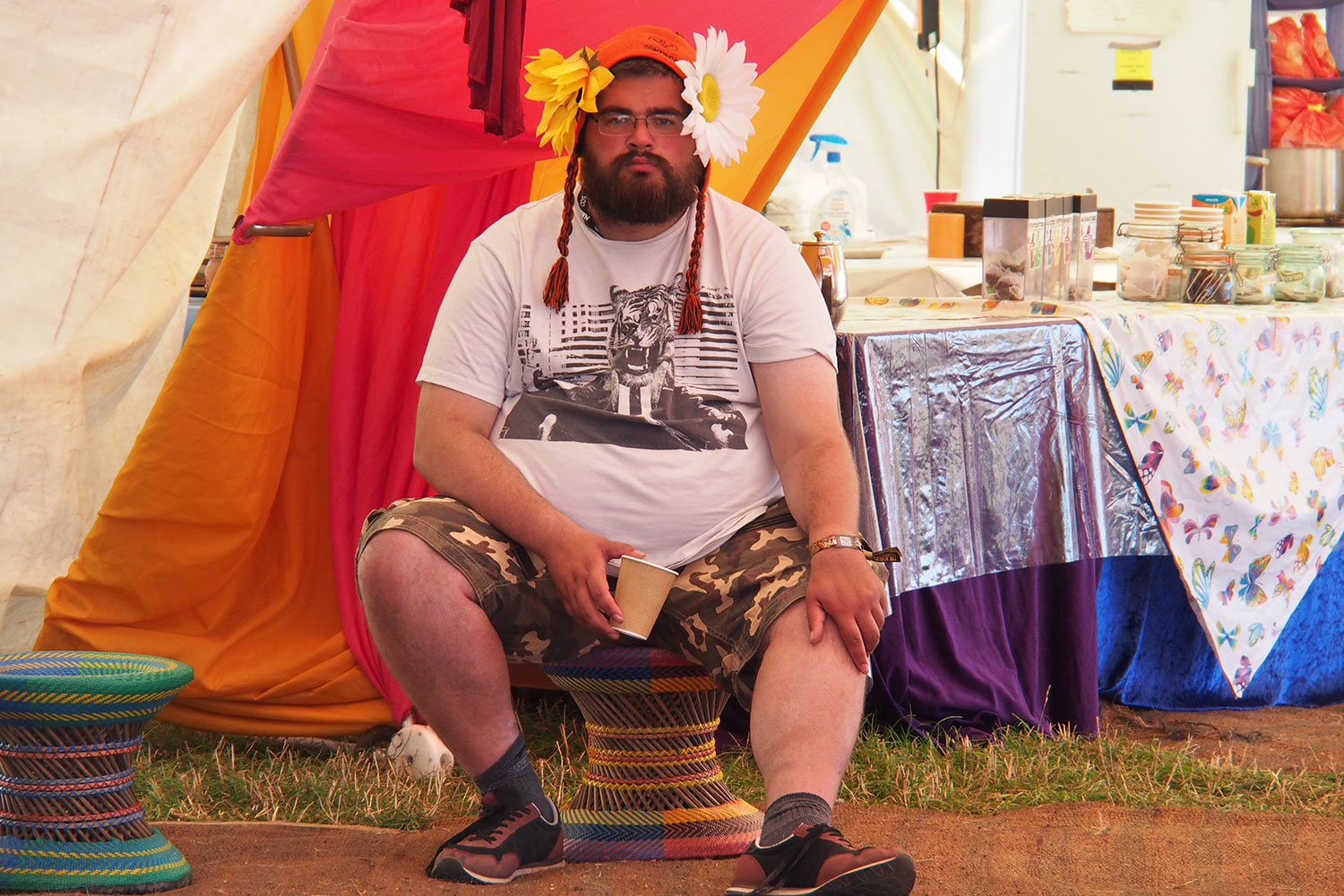 P0054619-2016-08-12-suedengland-boomtown-whistlers-green-floating-lotus Zuschauer . Floating Lotus in Whistlers Green . Boomtown Fair . Matterley Estate bei Winchester . Sussex . Südengland (Foto: Andreas Kuhrt)