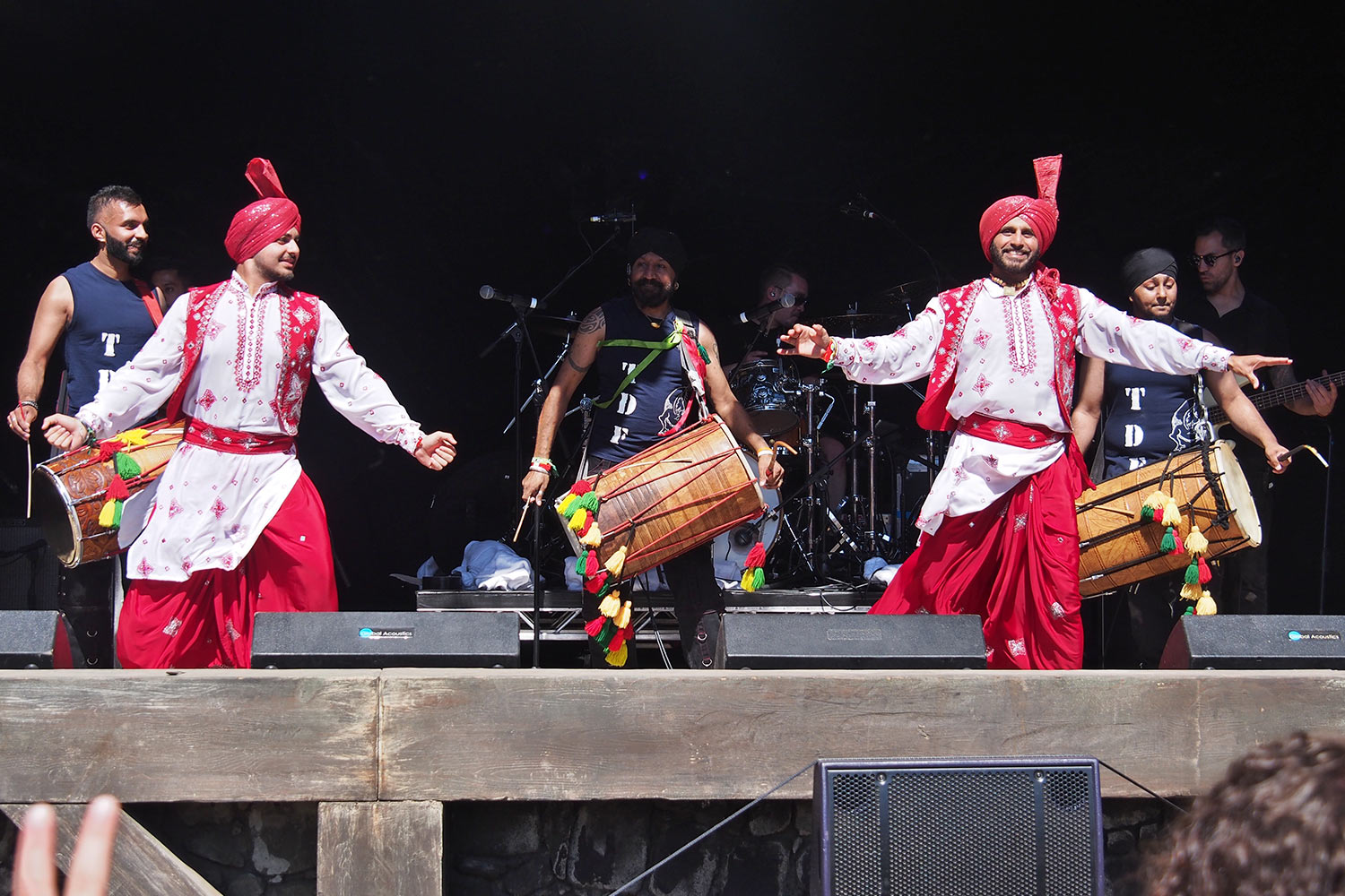 P0054730-2016-08-12-suedengland-boomtown-wild-west-old-mines-dhol-foundation Dhol Foundation . Old Mine . Boomtown Fair . bei Winchester . Sussex . Südengland (Foto: Andreas Kuhrt)