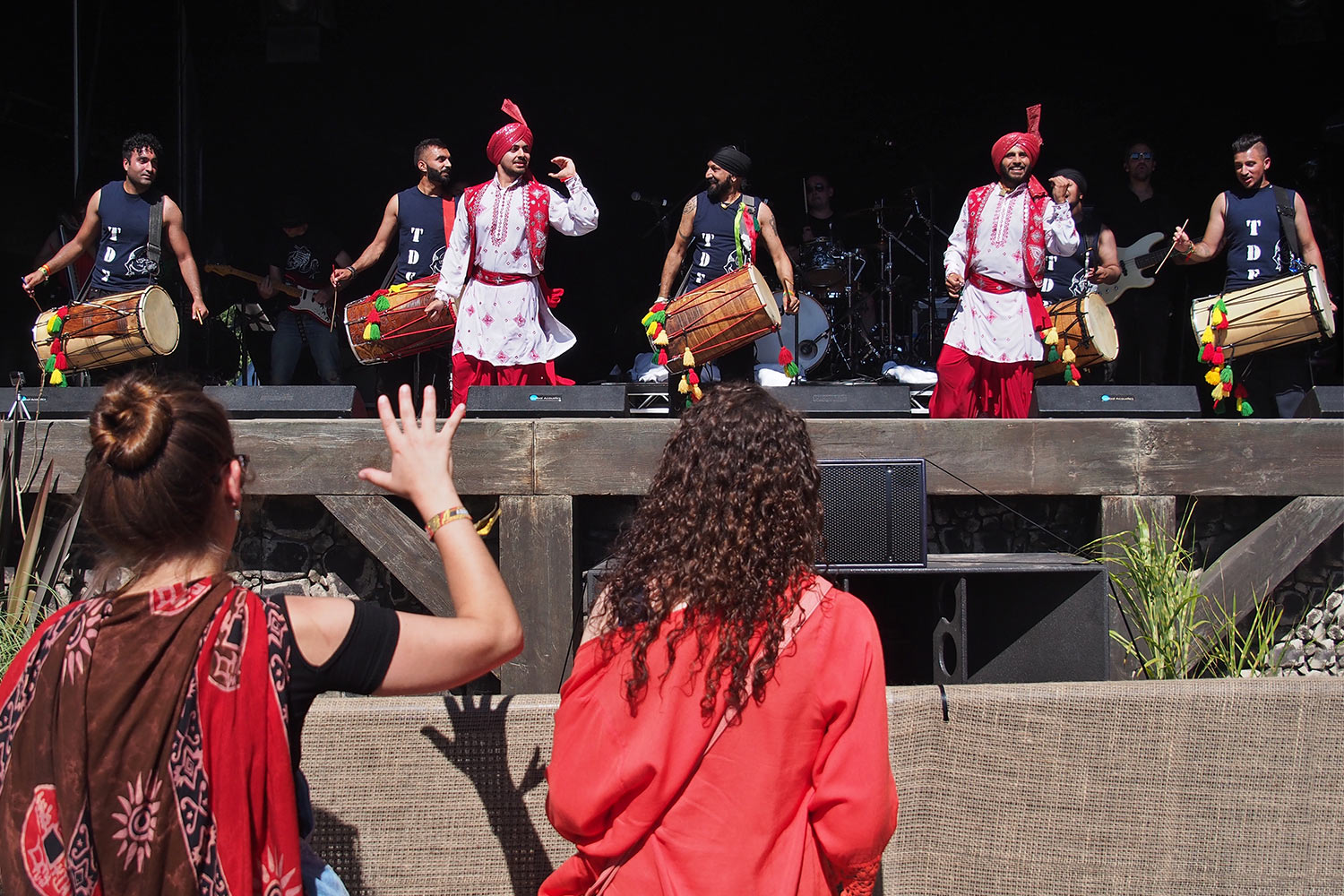 P0054733-2016-08-12-suedengland-boomtown-wild-west-old-mines-dhol-foundation Dhol Foundation . Old Mine . Boomtown Fair . bei Winchester . Sussex . Südengland (Foto: Andreas Kuhrt)