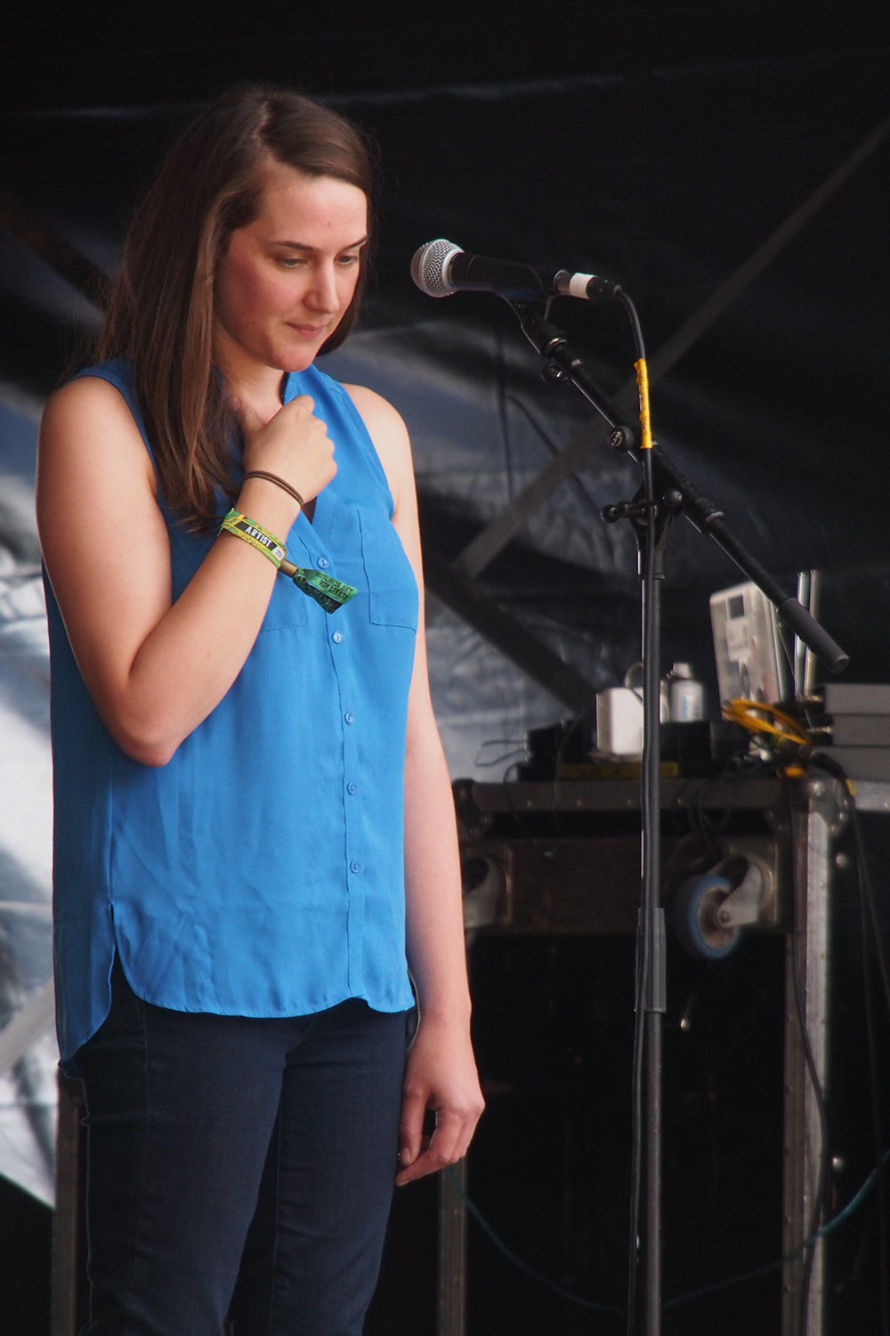 P0055113-2016-suedengland-boomtown-whistlers-green-windmill-josienne-clarke Josienne Clarke . Windmill . Boomtown Fair . Matterley Estate bei Winchester . Sussex . Südengland (Foto: Andreas Kuhrt)