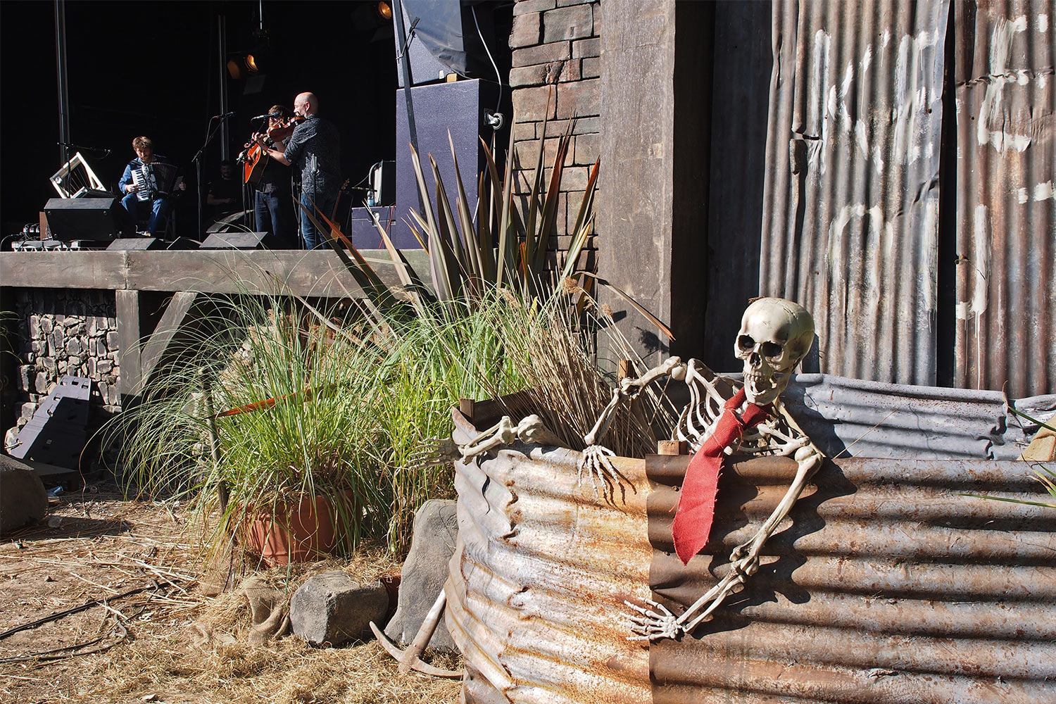 P0055460-2016-08-14-suedengland-boomtown-wild-west-old-mine Old Mine in Wild West . Boomtown Fair . bei Winchester . Sussex . Südengland (Foto: Andreas Kuhrt)
