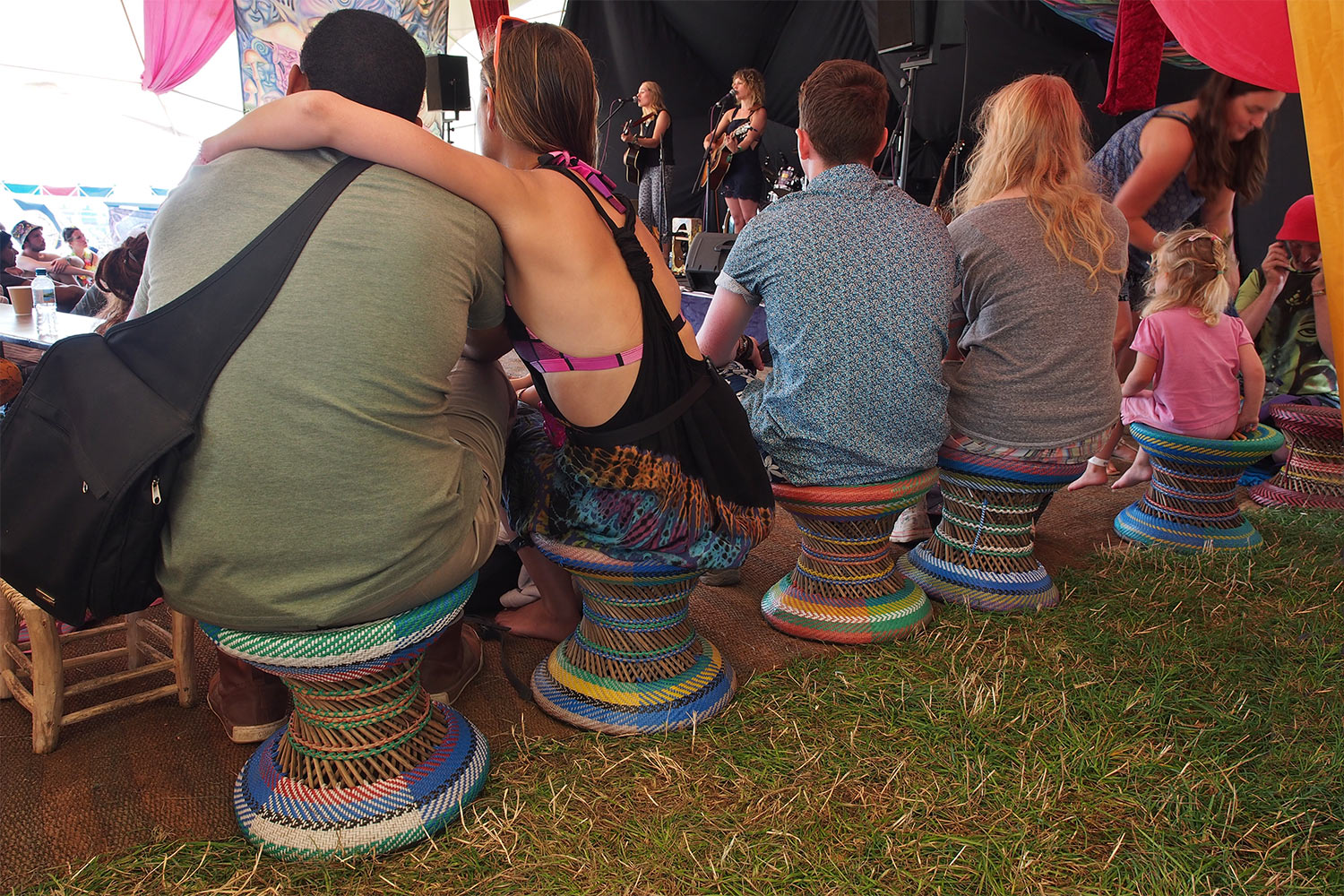 P0055469-2016-08-14-suedengland-boomtown-whistlers-green-floating-lotus-sound-of-sirens Sound of Sirens . Floating Lotus in Whistlers Green . Boomtown Fair . bei Winchester . Sussex . Südengland (Foto: Andreas Kuhrt)