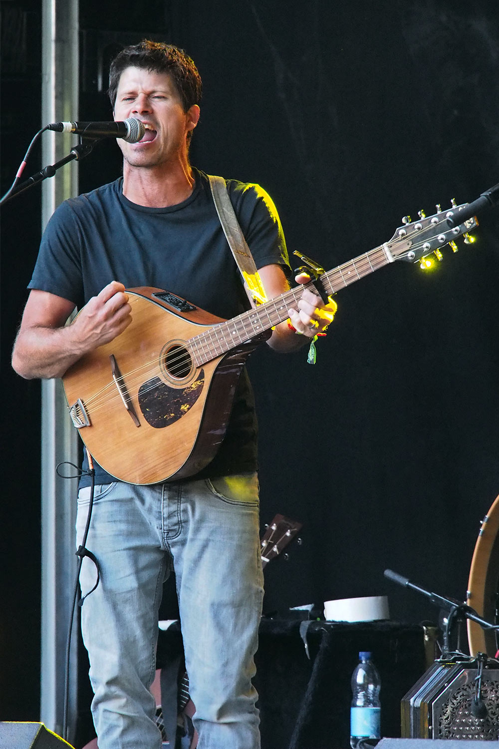 P0055511-2016-08-14-suedengland-boomtown-wild-west-old-mine-seth-lakeman Seth Lakeman . Old Mine in Wild West . Boomtown Fair . bei Winchester . Sussex . Südengland (Foto: Andreas Kuhrt)