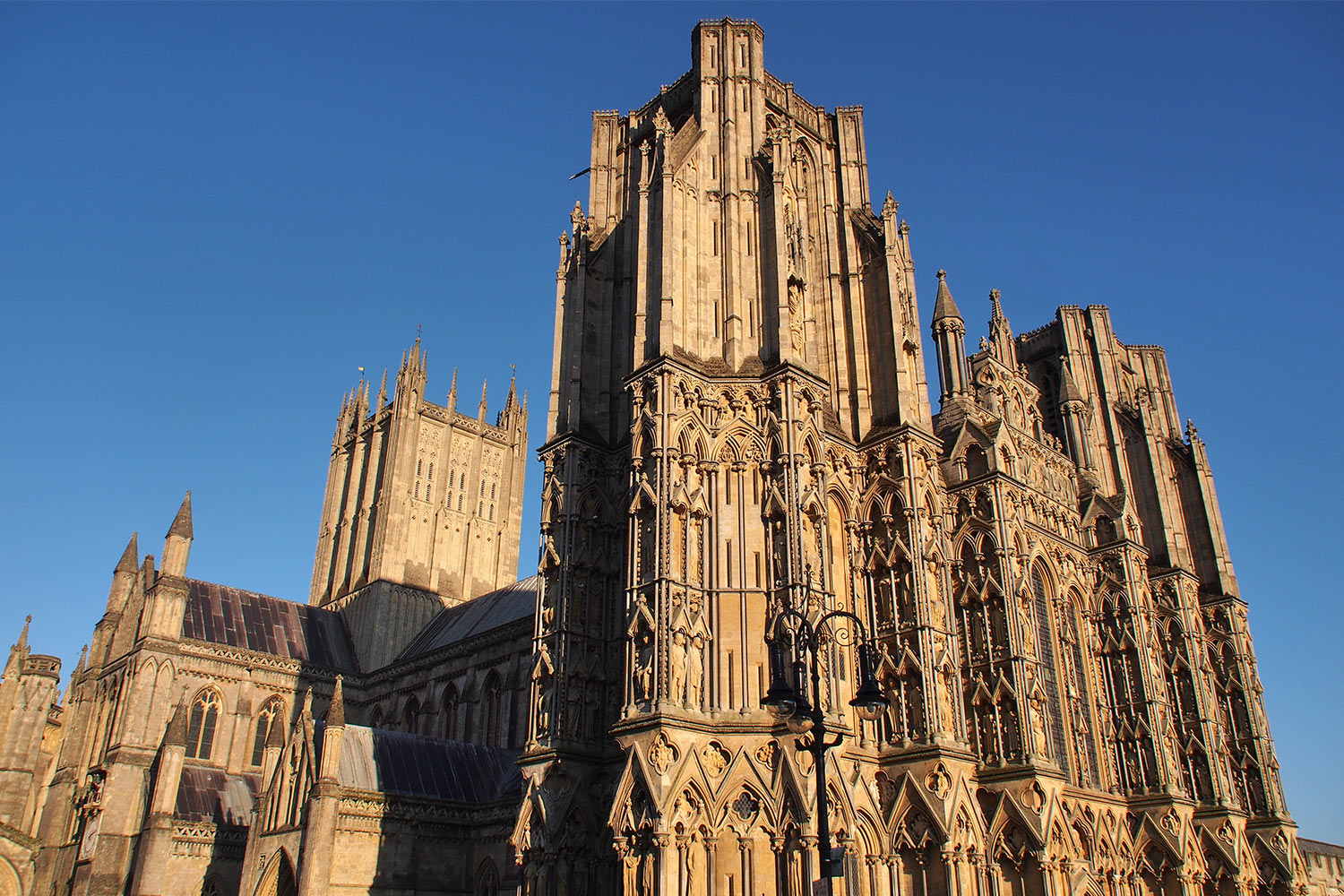 Ansicht von Nordwest . Wells Cathedral St. Andrew . Somerset . Südengland (Foto: Andreas Kuhrt)