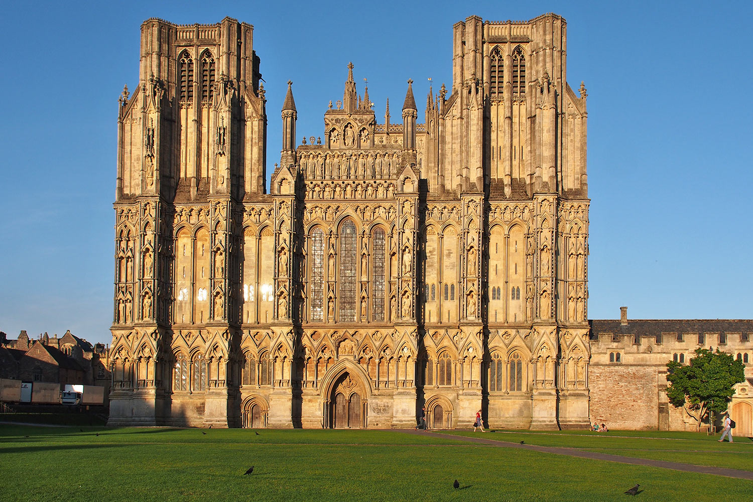 Westfassade der Wells Cathedral St. Andrew . Somerset . Südengland (Foto: Andreas Kuhrt)