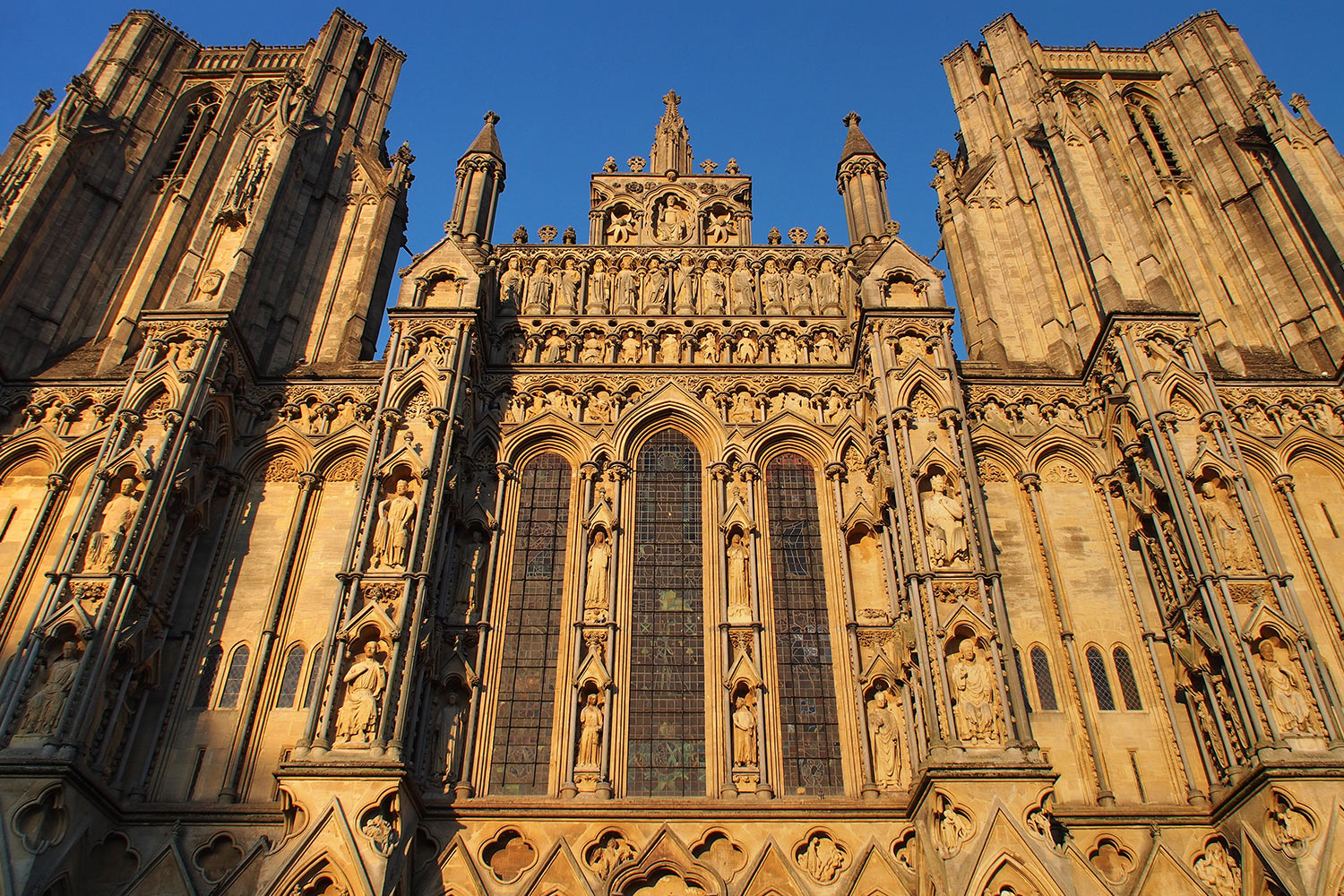Westfassade der Wells Cathedral St. Andrew . Somerset . Südengland (Foto: Andreas Kuhrt)