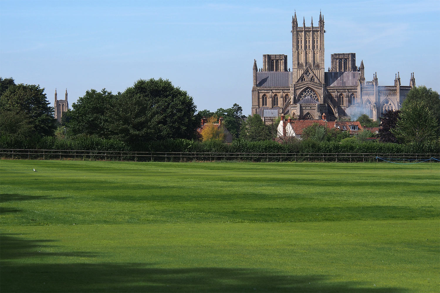 Wells Cathedral St. Andrew, Ostansicht von der Torhill Lane . Somerset . Südengland (Foto: Andreas Kuhrt)
