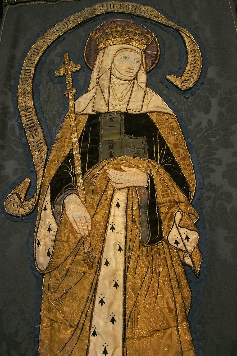 P0056299-2016-suedengland-tintagel-normannische-kirche-st-materiana-wandteppich Kirchenbanner in der Normannischen Kirche St. Materiana bei Tintagel . Cornwall . Südengland (Foto: Andreas Kuhrt)