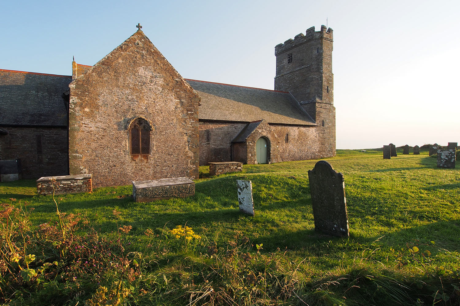 P0056322-2016-suedengland-tintagel-normannische-kirche-st-materiana Normannische Kirche St. Materiana bei Tintagel . Cornwall . Südengland (Foto: Andreas Kuhrt)