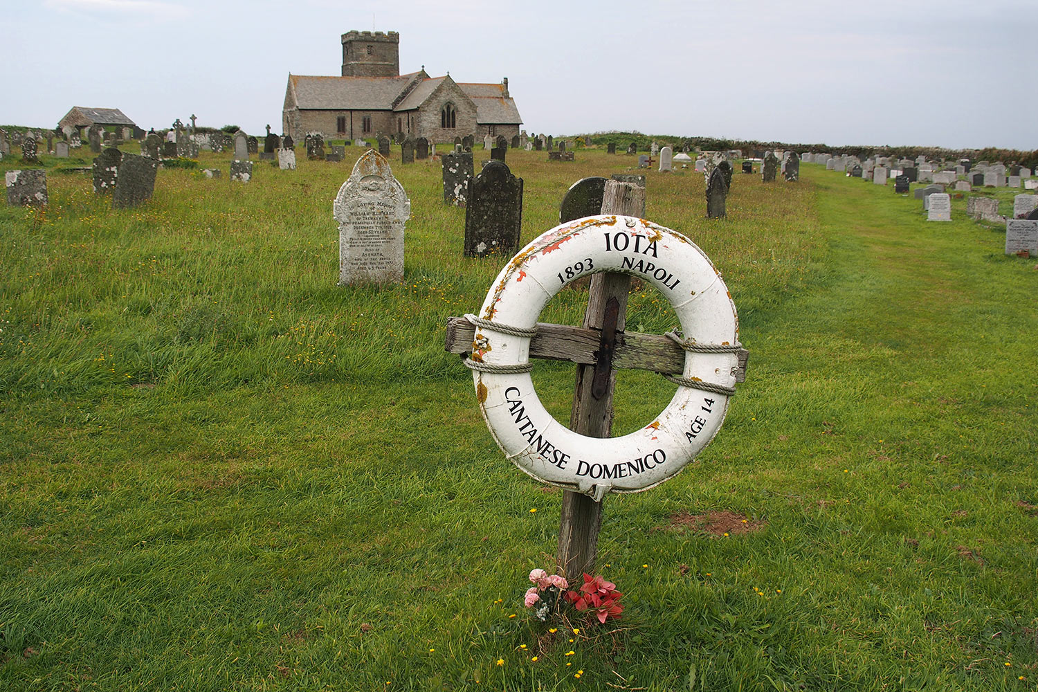 P0056383-2016-suedengland-tintagel-normannische-kirche-st-materiana Friedhof an der Normannischen Kirche St. Materiana bei Tintagel . Cornwall . Südengland (Foto: Andreas Kuhrt)