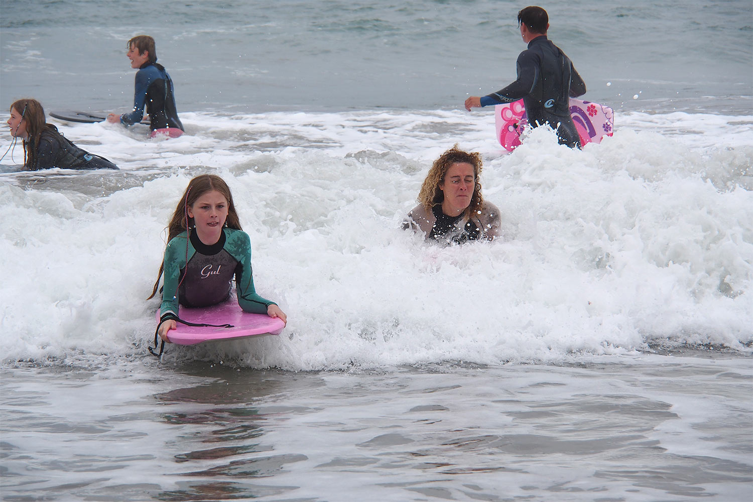 P0056563-2016-suedengland-cornwall-trebarwith-strand-surfer Surfer am Trebarwith Strand . Cornwall . Südengland (Foto: Andreas Kuhrt)