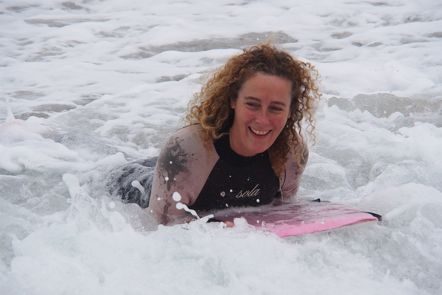 P0056565-2016-suedengland-cornwall-trebarwith-strand-surfer Surfer am Trebarwith Strand . Cornwall . Südengland (Foto: Andreas Kuhrt)