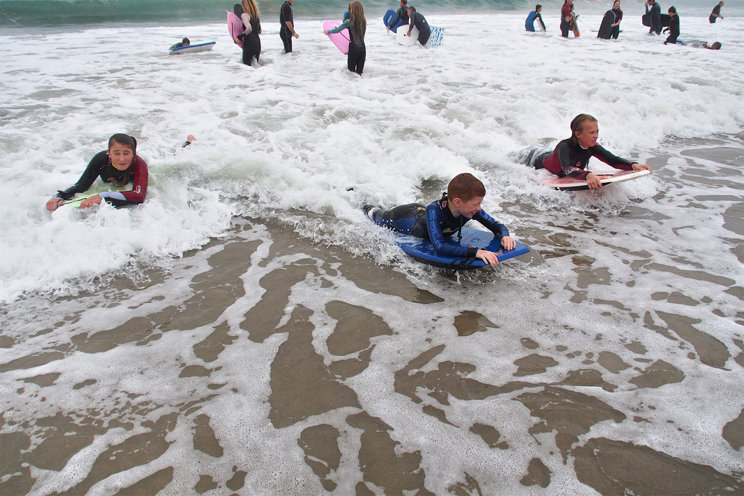 P0056568-2016-suedengland-cornwall-trebarwith-strand-surfer Surfer am Trebarwith Strand . Cornwall . Südengland (Foto: Andreas Kuhrt)