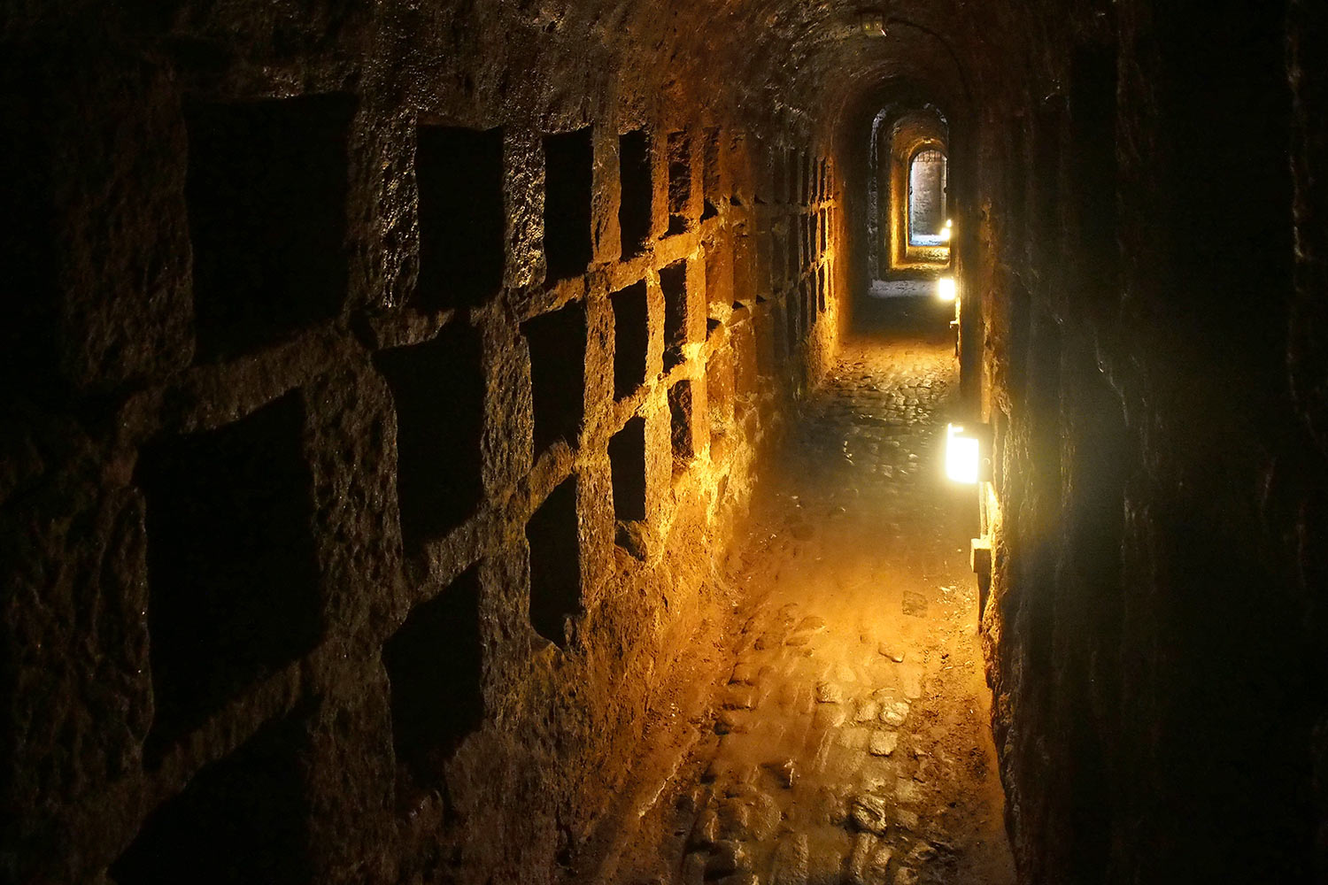 P0056732-2016-suedengland-cornwall-tin-coast-levant-mine-stollen Zugangsstollen in der Levant Mine . Tin Coast . Cornwall . Südengland (Foto: Andreas Kuhrt)