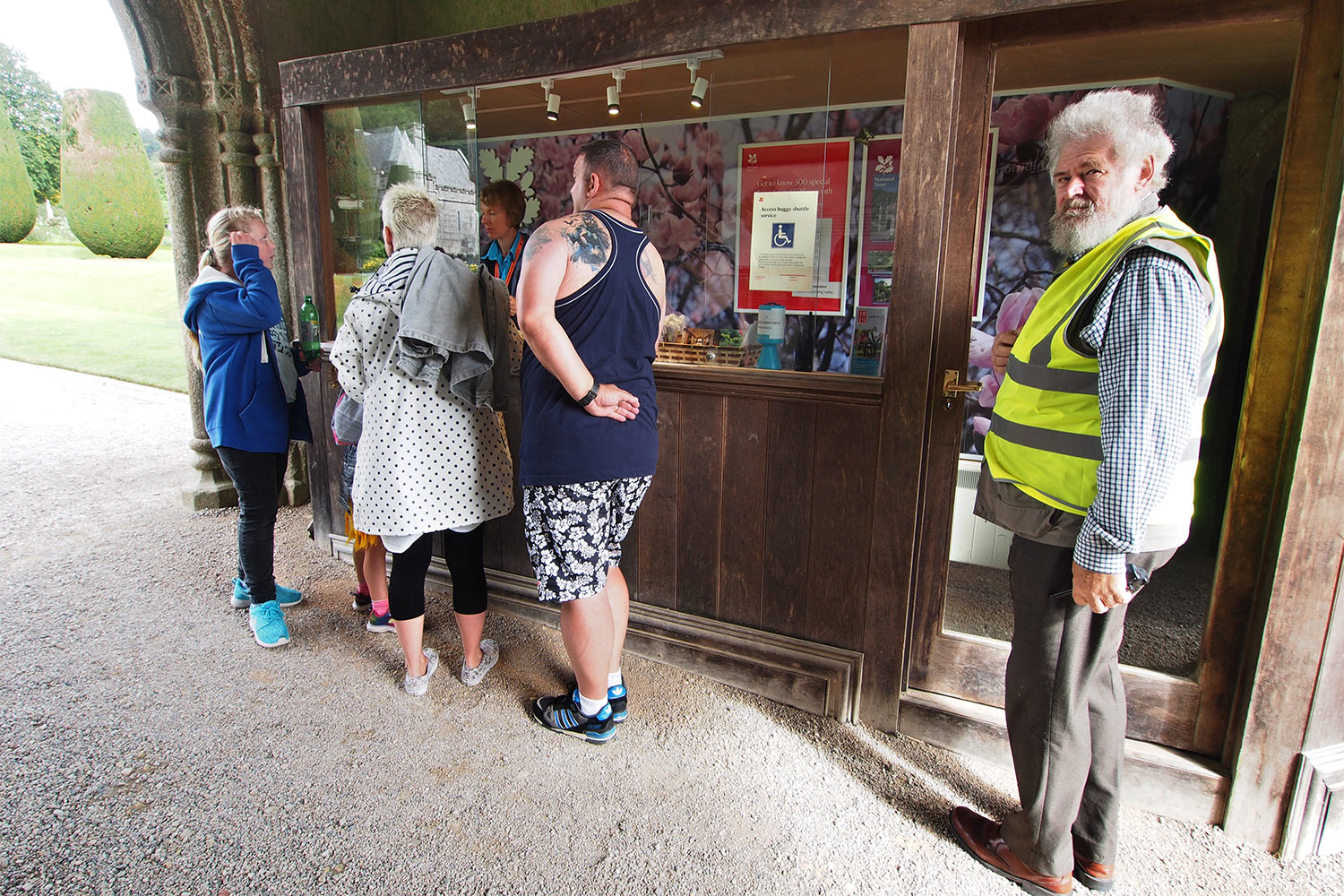 Einlass am Torhaus . Lanhydrock House . Cornwall . Südengland (Foto: Andreas Kuhrt 2016)