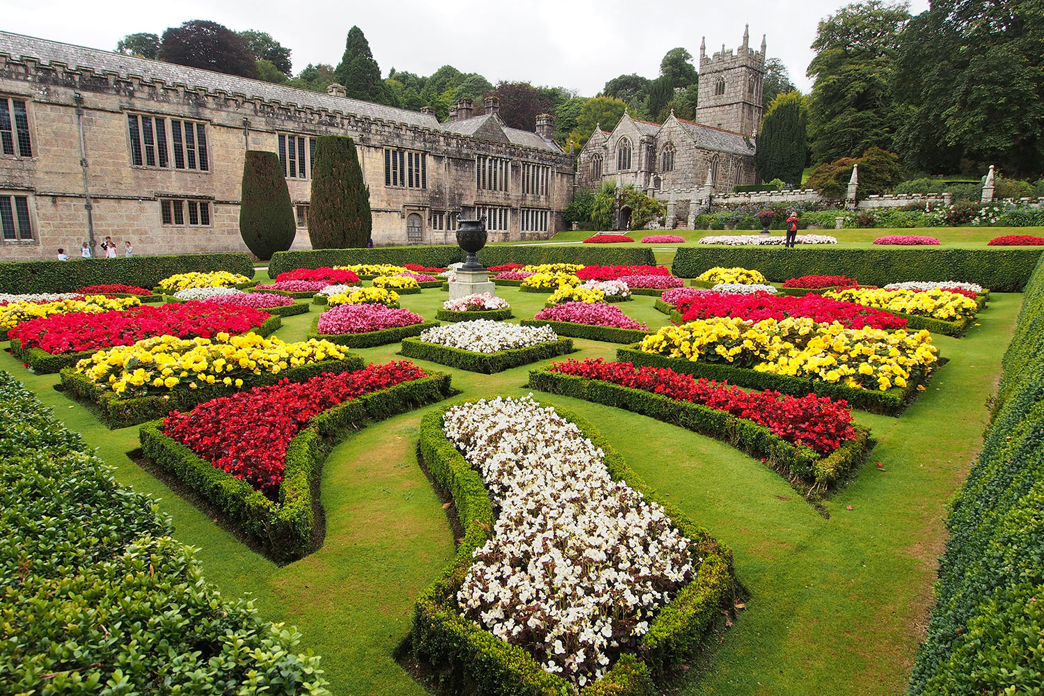 Formaler Parterre-Garten . Lanhydrock House . Cornwall . Südengland (Foto: Andreas Kuhrt 2016)