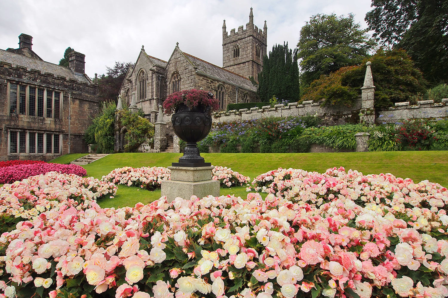 Rosenrabatten . Lanhydrock House . Cornwall . Südengland (Foto: Andreas Kuhrt 2016)
